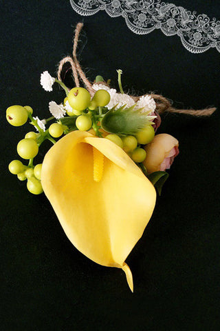 Belle Calla Corsage