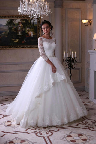 2024 manches 3/4 des robes de mariée robe de bal Tulle Avec balayage train Applique