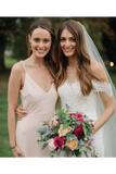 Robe de mariée sirène en dentelle avec décolleté épaule et traîne chapelle