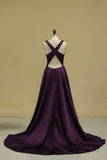 2024 Grape V Neck robes de soirée une ligne avec Slit &amp; Ruffles balayage train