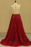 2024 Scoop Une ligne Robes de bal en organza Avec Sash &amp; Applique Bordeaux / Marron