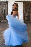 Robes de bal fluide bleu pâle en tulle et dentelle avec dos ouvert