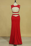 2024 Red Two-Piece Scoop gaine avec des perles et des perles Spandex Robes de bal