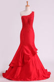 2024 Red One épaule sirène Robes de bal en taffetas avec appliques et perles