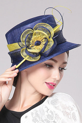 Cambric Attractive Ladies Avec Bowler / Chapeau cloche