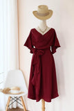 Robe fourreau courte a-ligne bordeaux avec ruban