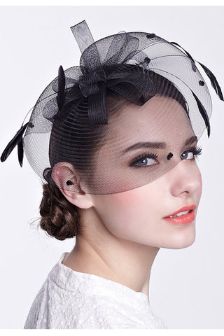 Glamourous Yarn Net Ladies Avec Fascinators Feather