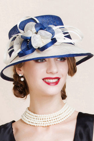 Jolie Cambric Ladies Avec Bowler / Chapeau cloche