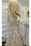 Scoop robes de mariée sirène / trompette avec appliques et perles balayage train