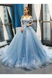 Robe de bal en tulle bleu clair avec épaule