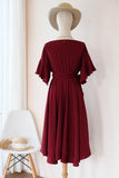 Robe fourreau courte a-ligne bordeaux avec ruban