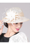 Superbe Cambric dames de plumes et de fleurs Fascinators