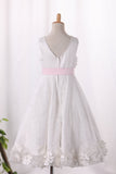 2024 Scoop A Line Lace Flower Girl Dresses Longueur du genou