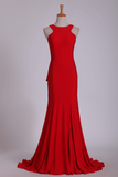 2024 Red robes de soirée Scoop dos ouvert Mermaid / trompette rouge balayage train