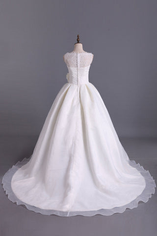 2024 dentelle romantique corsage d&#39;une robe de mariée en ligne Pick Up organza Jupe cathédrale train Avec Fleur