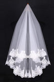 Deux-Tier Finger-Tip Longueur nuptiale Voiles Avec Applique